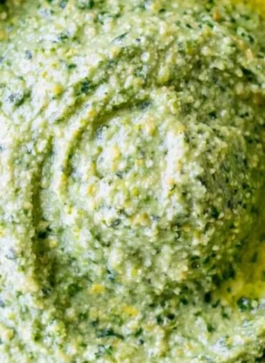 Delicious pesto sauce without nuts, perfect for all dietary preferences.
