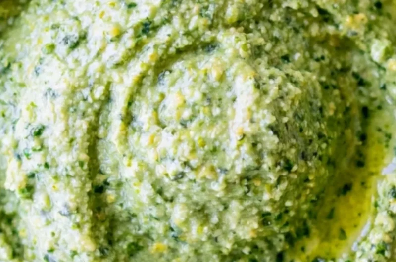 Delicious pesto sauce without nuts, perfect for all dietary preferences.