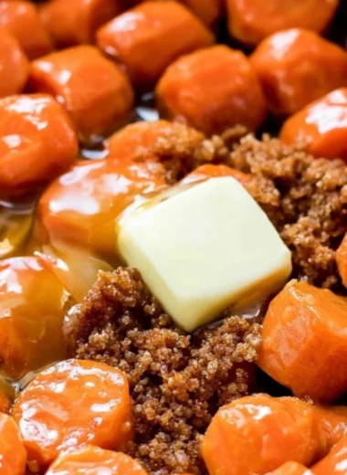 Slow cooker maple glazed carrots recipe with fresh vegetables and maple syrup