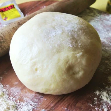 Homemade Italian pizza dough recipe for perfect pizza crust